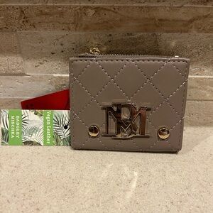 ✨️NWT✨️ Badgley Mischka Taupe Quilted Wallet